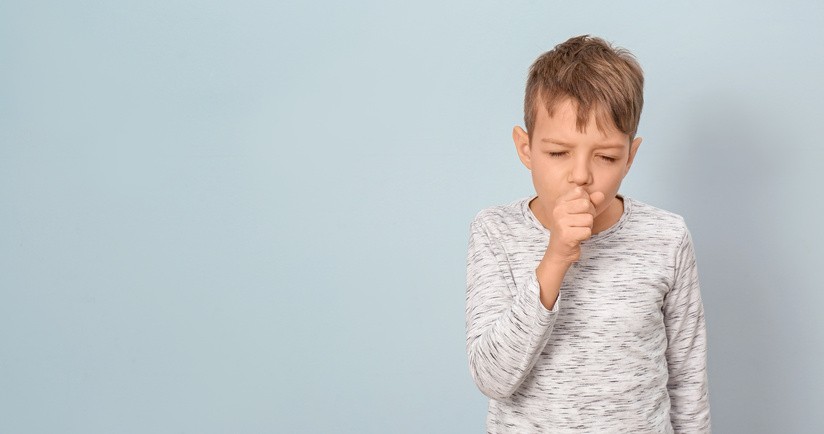 Mokry kaszel u dziecka – przyczyny, objawy, leczenie i domowe sposoby