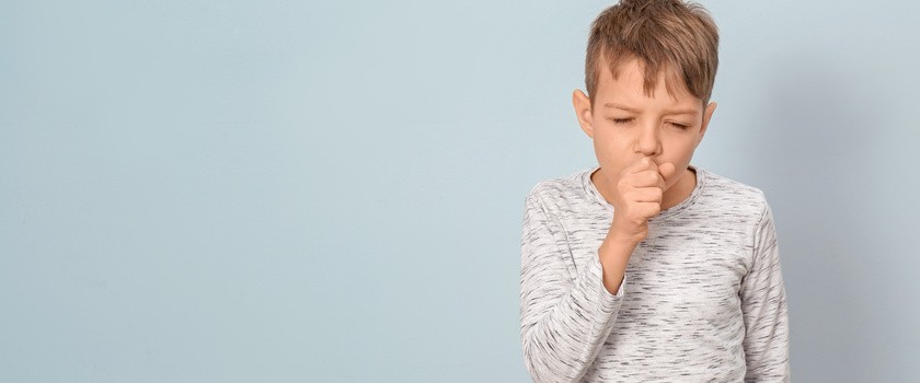 Mokry kaszel u dziecka – przyczyny, objawy, leczenie i domowe sposoby