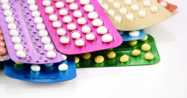 Tabletki antykoncepcyjne jedno– i dwuskładnikowe – różnice