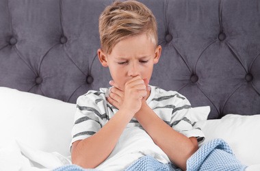 Kaszel krtaniowy – objawy i leczenie szczekającego kaszlu u dzieci i dorosłych