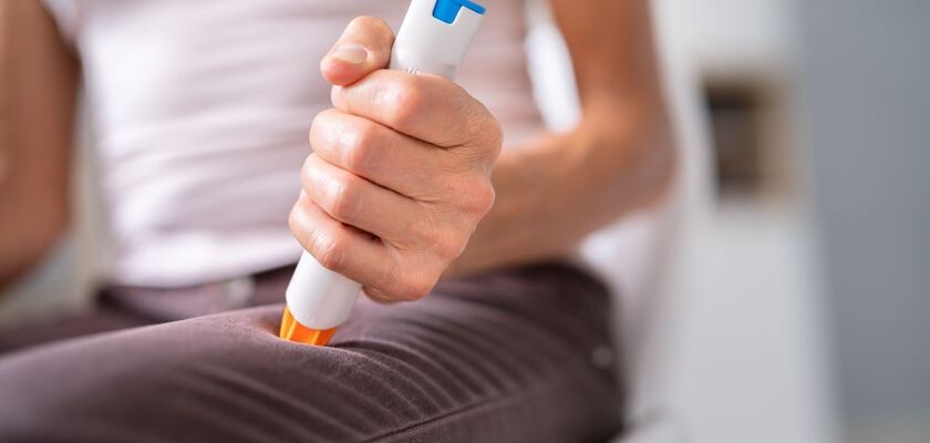wstrząs anafilaktyczny, reakcja alergiczna na skorupiaki, reakcja alergiczna na jad pszczoły i osy, podawanie adrenaliny, epipen