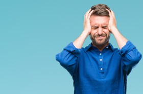 Ból z tyłu głowy – jakie mogą być przyczyny ucisku głowy w okolicy potylicy?
