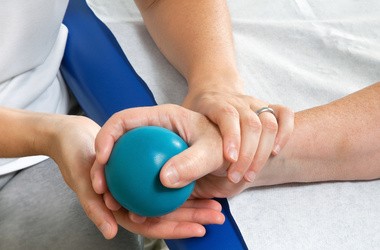 Rehabilitacja neurologiczna – na czym polega? Jakie są wskazania i jak przebiega rehabilitacja w chorobach neurologicznych?