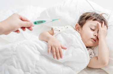 Drgawki (konwulsje) u dziecka – kiedy zagrażają jego życiu? Przyczyny i rodzaje drgawek u dzieci
