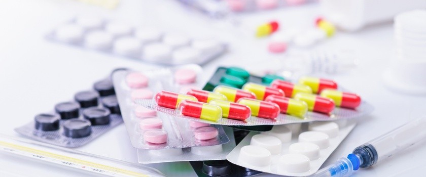 Przyjmowanie leków bez konsultacji z lekarzem może szkodzić zdrowiu