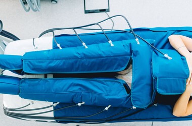 Presoterapia – na czym polega masaż pneumatyczny? Wskazania i przeciwwskazania do masażu uciskowego BOA