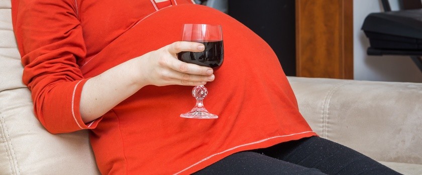 W ciąży nie ma bezpiecznej dawki alkoholu