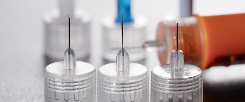Jak często należy wymieniać igły do penów z insuliną i lancety do nakłuwaczy?