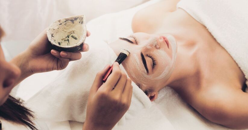 peeling enzymatyczny, peeling w gabinecie kosmetycznym