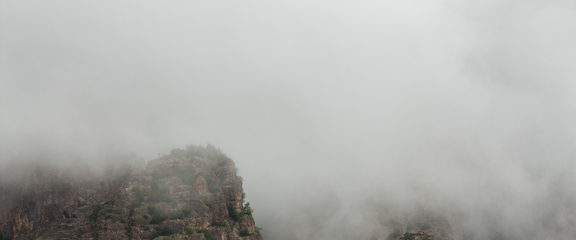 Góry we mgle jako symbol zjawiska déjà vu