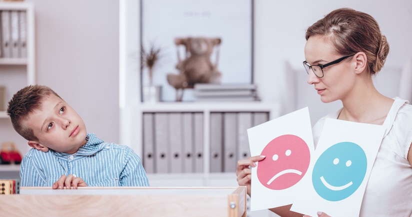 Dziecko ze spektum autyzmu podczas badań behawioralnych