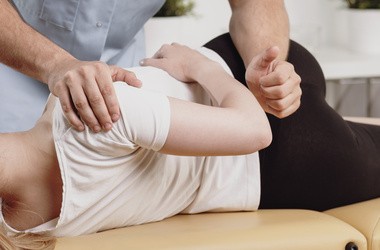 Masaż tensegracyjny – czym jest tensegracja? Na czym polega masaż tensegracyjny, komu jest zalecany?
