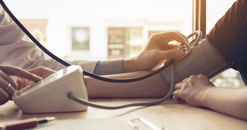 Nadciśnienie – rodzaje, przyczyny, objawy i leczenie. Jak zapobiegać podwyższonemu ciśnieniu krwi?