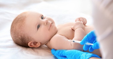 Szczepienia nieobowiązkowe (zalecane) w pierwszym roku życia dziecka — które warto zrobic?