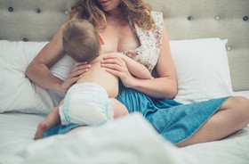 Jak długo karmić i jak odstawić dziecko od karmienia piersią?