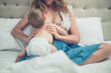 Jak długo karmić i jak odstawić dziecko od karmienia piersią?