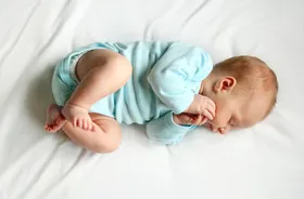 Dyschezja niemowlęca – przyczyny, objawy, diagnostyka