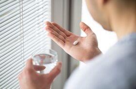 Osoba przyjmująca glicynian magnezu. Glicynian magnezu na co, glicynian magnezu dawkowanie. 