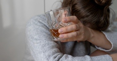 Upojona alkoholem kobieta