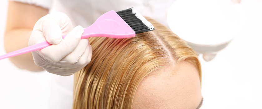 Farbowanie włosów nie zwiększa ryzyka wystąpienia większości nowotworów