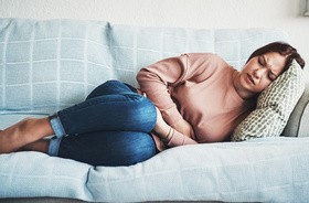 KTO MA WIEDZIEĆ… dlaczego miesiączka boli