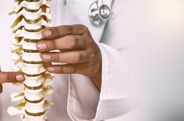 Zwyrodnienie kręgosłupa – przyczyny, objawy, leczenie, ćwiczenia przy zmianach zwyrodnieniowych kręgosłupa