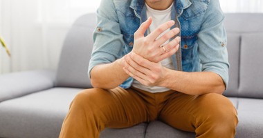 Ból ręki – przyczyny, diagnostyka, leczenie, rehabilitacja bólu ręki
