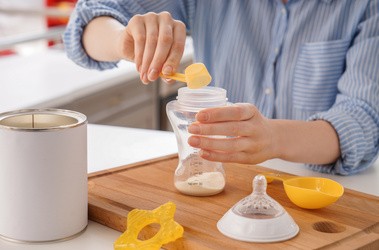 Preparaty mlekozastępcze dla noworodków i niemowląt z alergią pokarmową