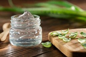 żel aloesowy w słoiczku, aloes na twarz, żel aloesowy na twarz, aloes w pielęgnacji cery