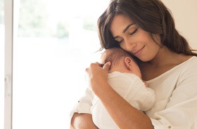 Nawet krótka rozłąka z matką może szkodzić noworodkowi