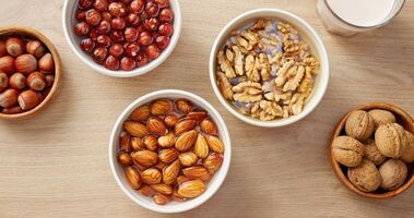 moczenie orzechów, jak moczyć orzechy, moczone orzechy i migdały w miseczkach