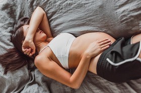 Kobieta w ciąży pogrążona w depresji