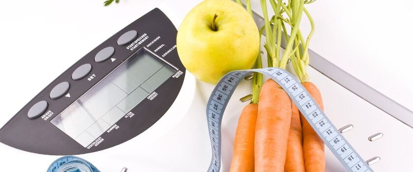 Bywają tygodnie, że 3,5 godziny dziennie chodzę/biegam z psem, ale bywają też takie, że w ogóle nie ćwiczę. Trudno jest mi zadbać o dietę - pozostaje mi przyzwyczajenie sporych ilości jedzenia. Jak zapanować nad tym, gdy moja aktywność jest zmienna?