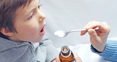 Jak podawać leki dziecku?
