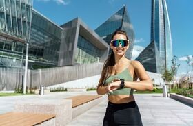 kobieta po treningu, trening interwałowy, HIIT