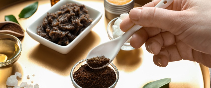 Peeling do twarzy – przepis na idealnie czystą skórę