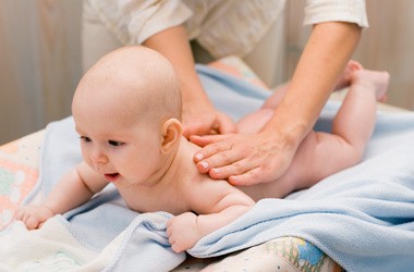 Obniżone napięcie mięśniowe – przyczyny, objawy i leczenie hipotonii u dzieci i dorosłych