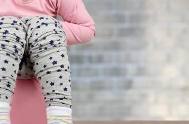 Zapalenie pęcherza u niemowląt i dzieci – przyczyny, objawy, leczenie i domowe sposoby