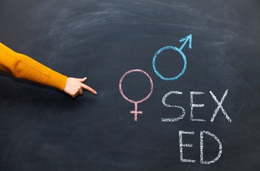 KTO MA WIEDZIEĆ… czy w Polsce istnieje edukacja seksualna?