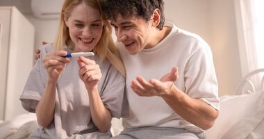 para odczytuje wynik testu ciążowego, kiedy zrobić test ciążowy