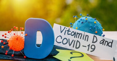 Niedobór witaminy D może zwiększać ryzyko zakażenia się koronawirusem