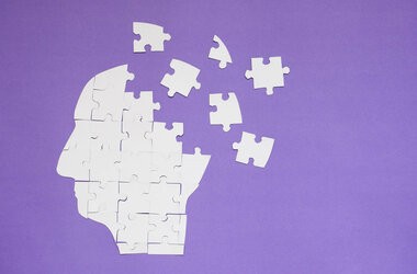 Wczesna choroba Alzheimera – kto jest w grupie ryzyka? Jak rozpoznać pierwsze oznaki choroby?