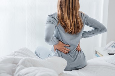 Ból pleców na dole – przyczyny, diagnostyka, leczenie, fizjoterapia przy bólu pleców w odcinku lędźwiowym kręgosłupa