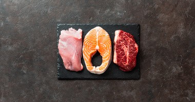 Dieta karniwora (mięsna) – na czym polega? Założenia i efekty
