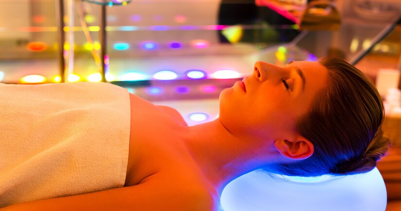 Światłolecznictwo (fototerapia) – wskazania, rodzaje, efekty terapii światłem