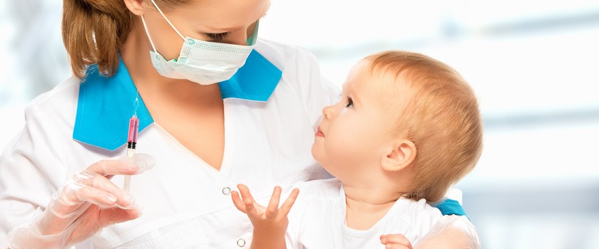 Antyszczepionkowcy chcą informacji, a nie kar