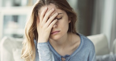 Migrena – przyczyny, objawy, leczenie migrenowego bólu głowy. Domowe sposoby na migrenę