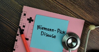 Tablica diagnostyczna z informacją o chorobie Niemanna-Picka