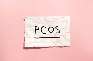 Zespół policystycznych jajników (PCOS) – przyczyny, objawy, diagnostyka i leczenie