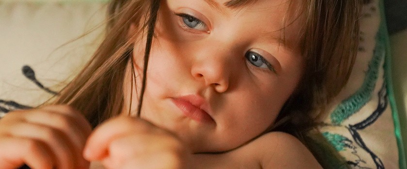 Podkrążone oczy u dziecka – co mogą oznaczać?